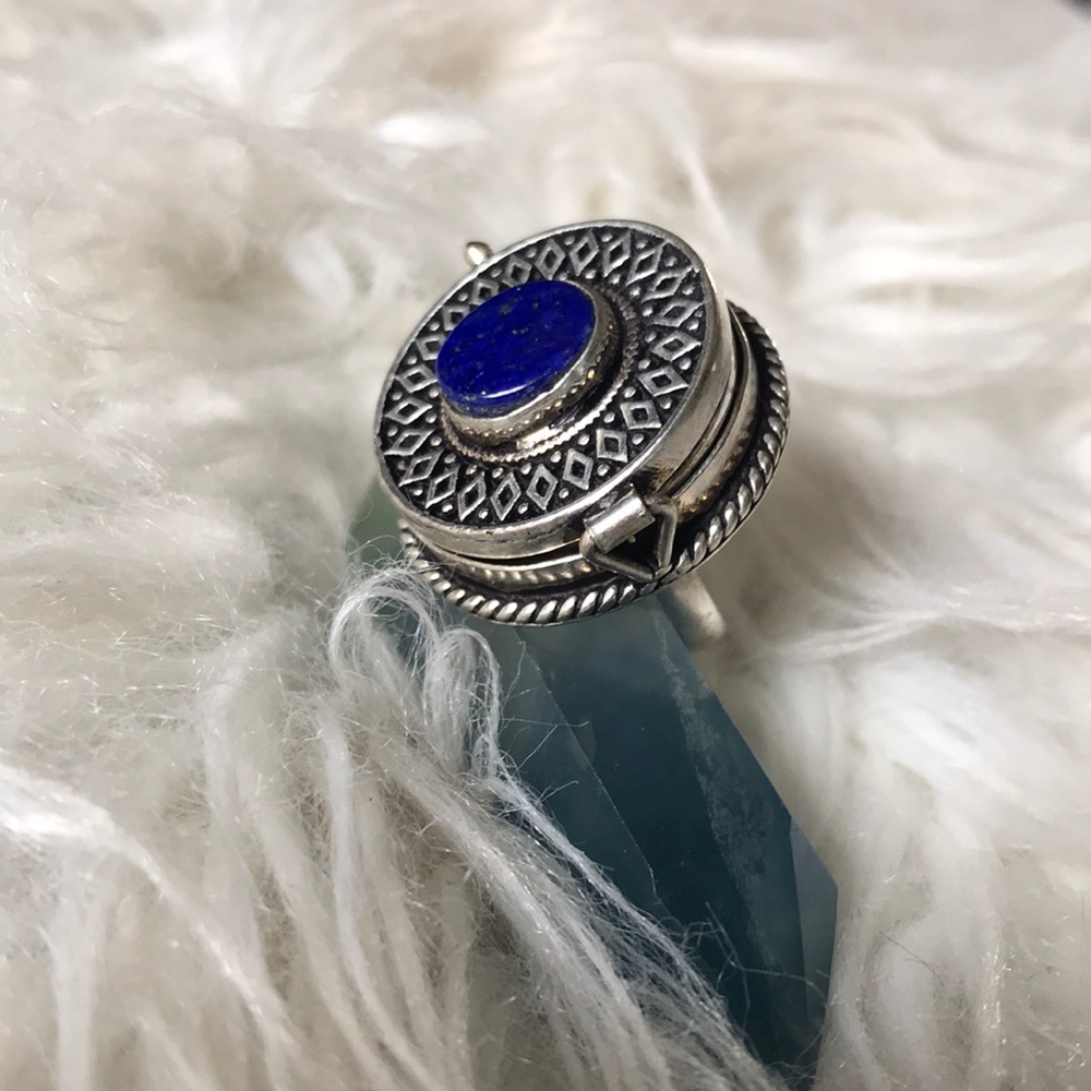 Poison / Pill Box Stash Locket Ring - Picture 5 of 7